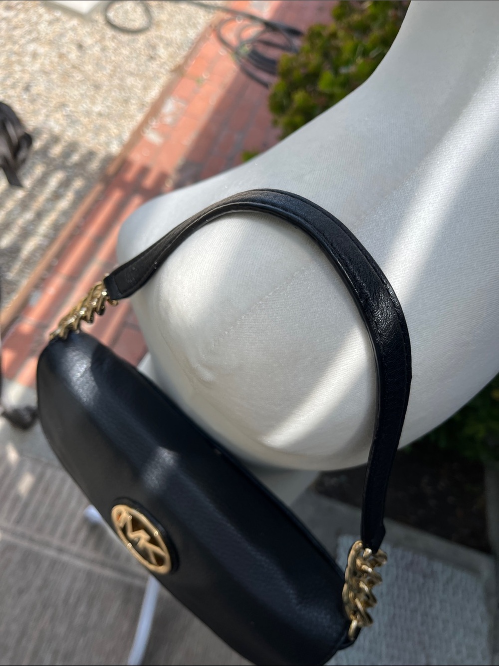 Michael Kors Black Leather Shoulder Bag with Gold MK Emblem - Picture 4 of 14